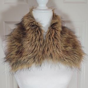 Faux fur collar for a sweater or jacket